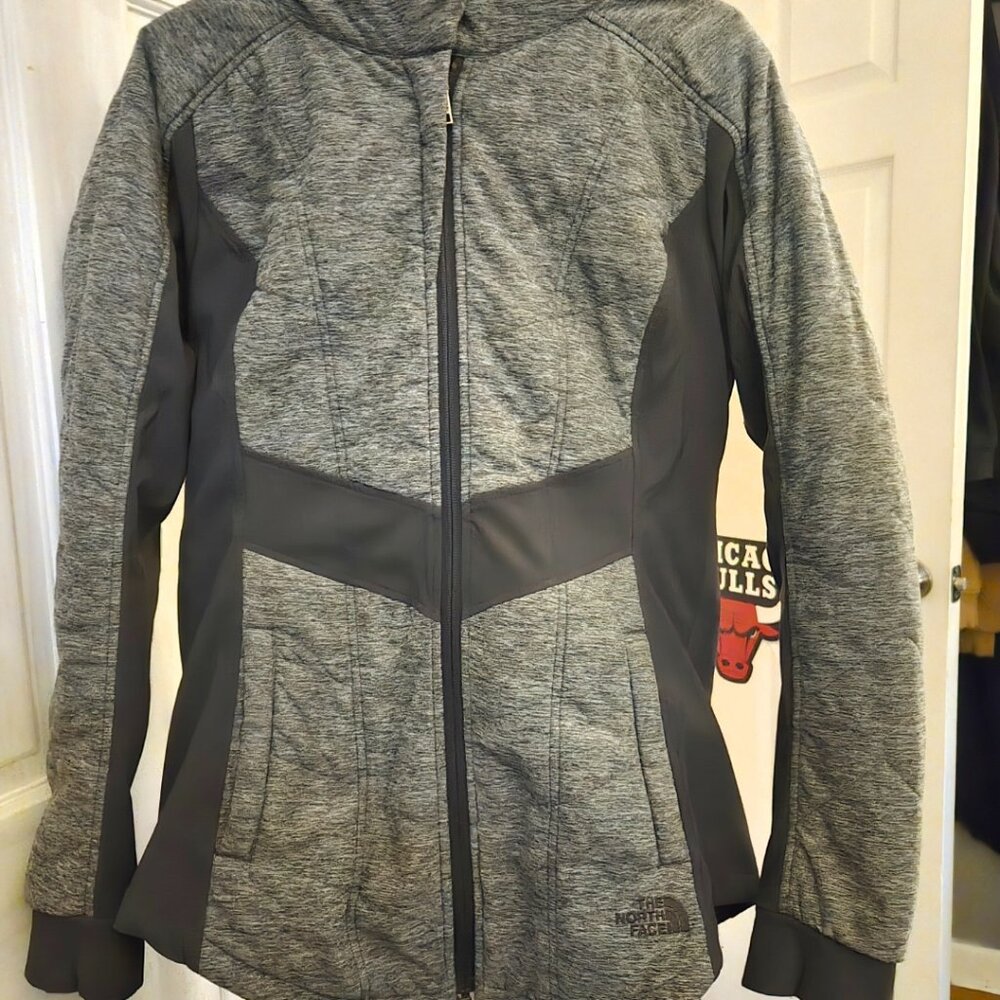 Nice medium weight north face jacket with hood